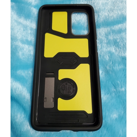 New spigen case for galaxy S20 plus - Picture 8 of 9